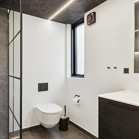 6 Bedroom Pet Friendly In