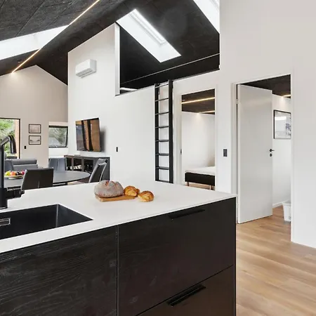 Vakantiehuis 6 Bedroom Pet Friendly In *